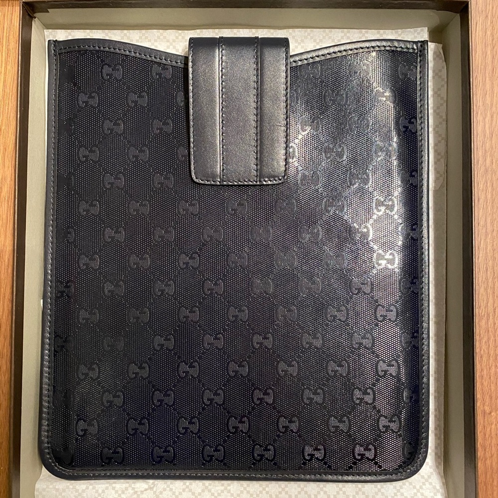 Gucci iPad case (Brand new..never use)